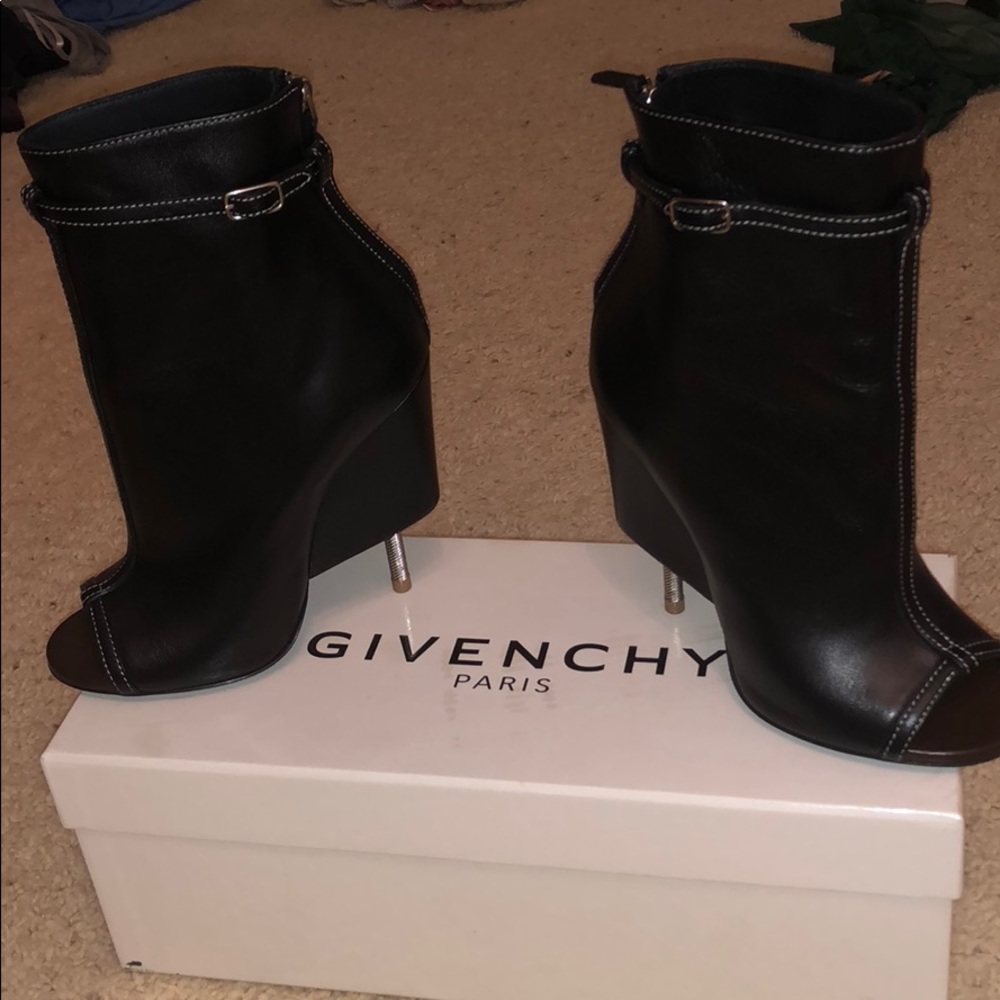 GIVENCHY shark lock booties